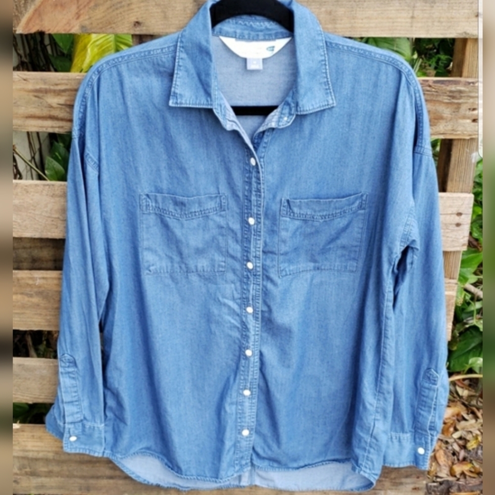 XL Old Navy Chambray Boyfriend Shirt